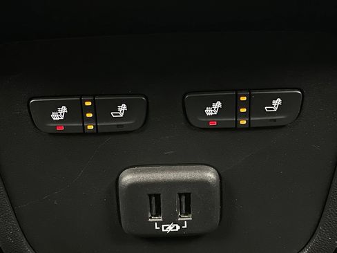 Used 2020 Chevrolet Equinox Premier FWD image 6