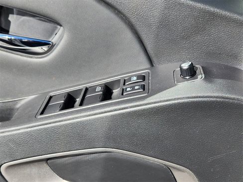 Used 2024 Nissan Frontier SV w/ SV Convenience Package image 4