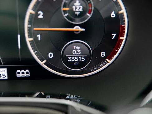 Certified 2023 Bentley Flying Spur V8 AWD/4WD image 32
