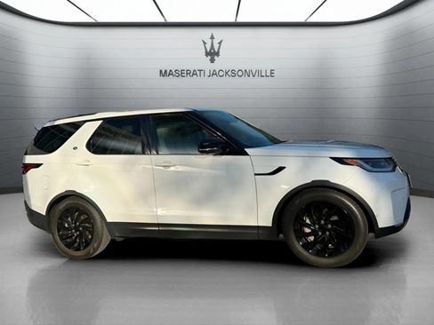 Used 2025 Land Rover Discovery S image 5