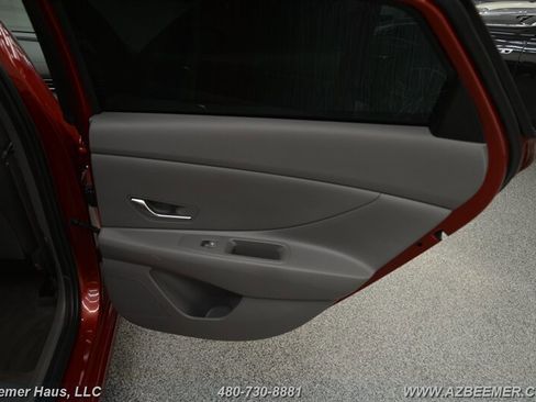 Used 2024 Hyundai Elantra SEL FWD image 37