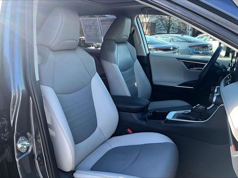 Used 2024 Toyota RAV4 Limited image 7