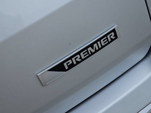 Used 2018 Chevrolet Traverse Premier w/ Driver Confidence II Package FWD image 12