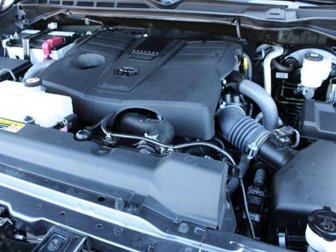 Used 2024 Toyota Tundra Platinum image 28