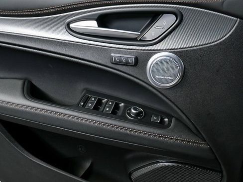 New 2025 Alfa Romeo Stelvio Sprint image 8