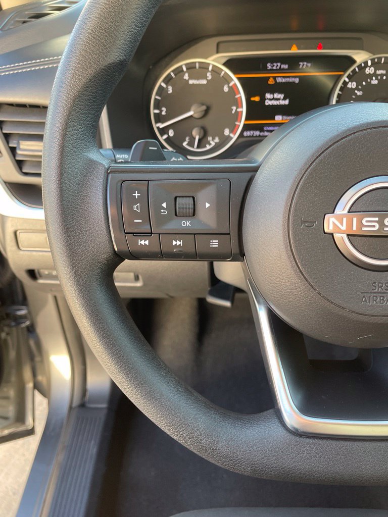 Used 2024 Nissan Rogue S FWD image 15