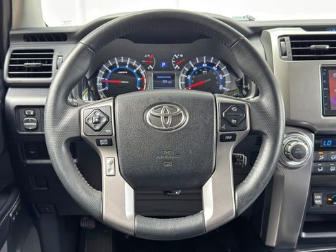 Used 2018 Toyota 4Runner Limited AWD/4WD image 20