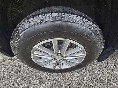 Used 2023 Chevrolet Traverse LT image 54