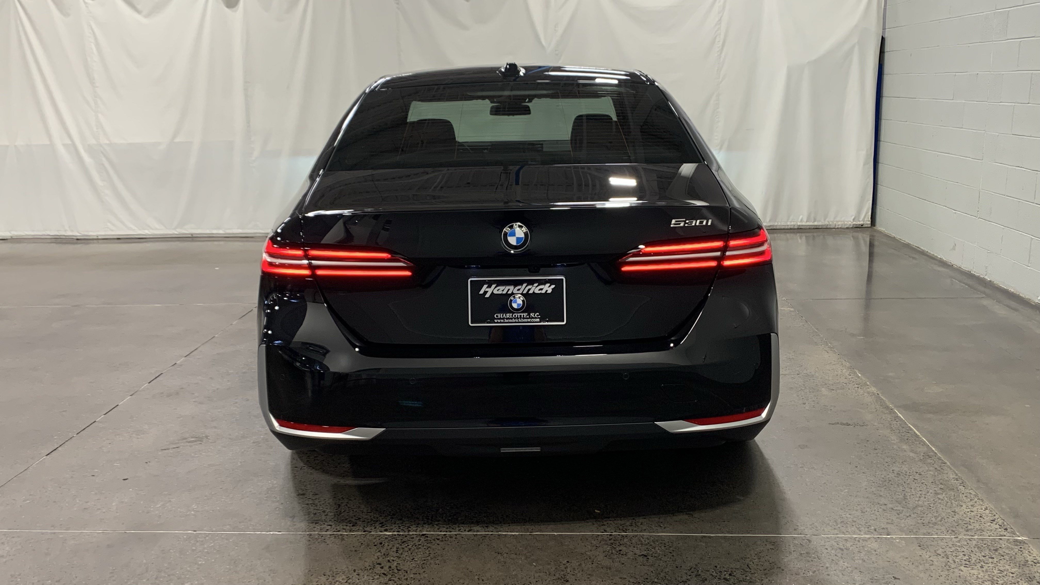 Used 2026 BMW 530i w/ Premium Package RWD image 7