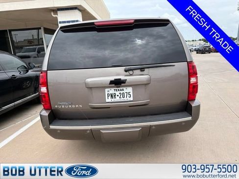 Used 2013 Chevrolet Suburban LTZ RWD image 4