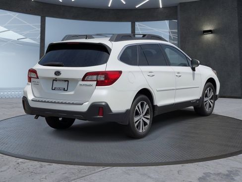 Used 2018 Subaru Outback 2.5i Limited w/ Popular Package #2 AWD/4WD image 4
