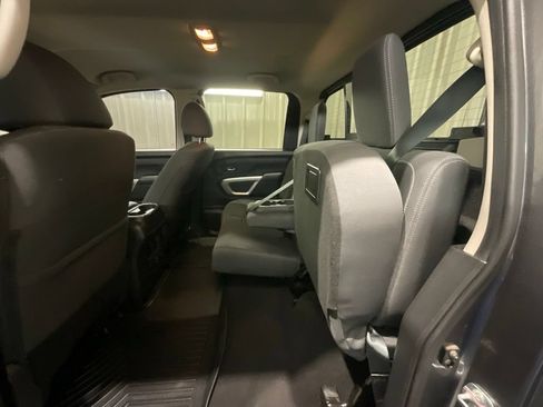 Used 2024 Nissan Titan SV w/ SV Convenience Package AWD/4WD image 10