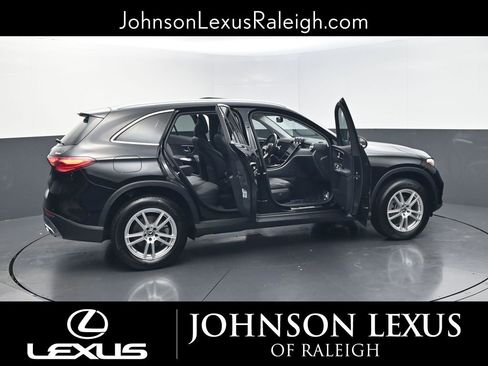 Used 2023 Mercedes-Benz GLC 300 4MATIC image 32