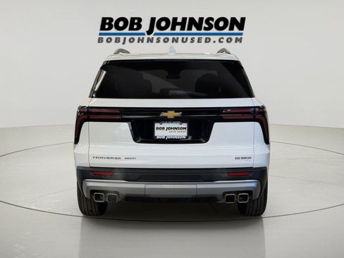 Used 2025 Chevrolet Traverse LT AWD/4WD image 9