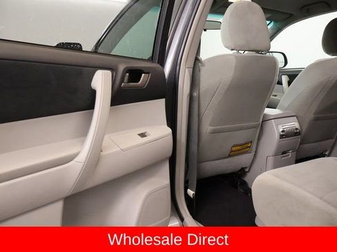 Used 2012 Toyota Highlander 4WD w/ Tech Pkg image 26