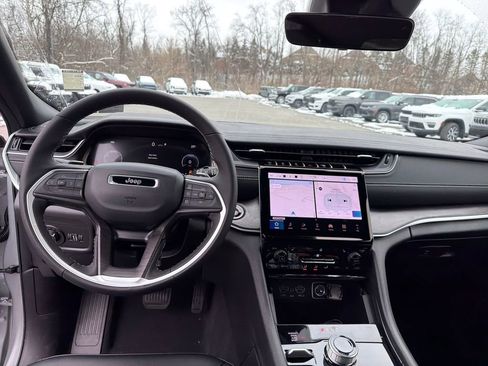 New 2025 Jeep Grand Cherokee Limited w/ MOPAR Finishing Package image 13