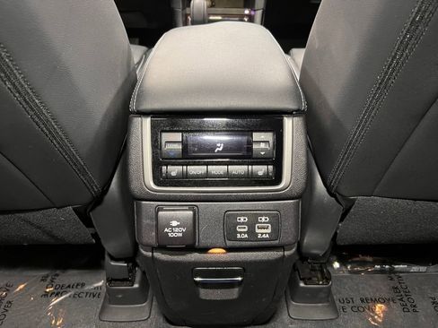 Used 2023 Subaru Ascent Touring AWD/4WD image 24