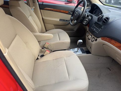 Used 2009 Chevrolet Aveo5 LT w/ Power and Convenience Package image 9