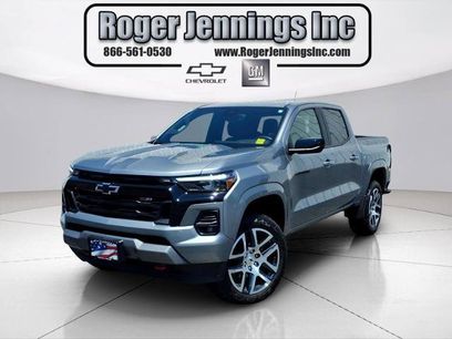 Used 2023 Chevrolet Colorado Z71 w/ Z71 Convenience Package 2