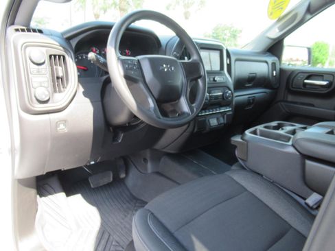 Used 2024 Chevrolet Silverado 1500 Custom Trail Boss w/ LPO, Dark Essentials Package AWD/4WD image 19