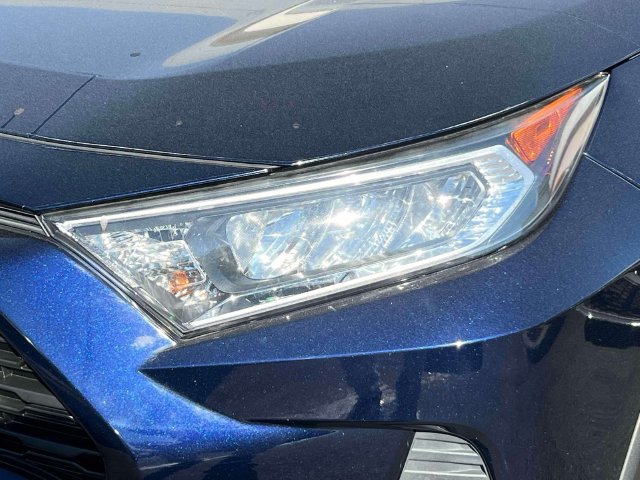 Used 2019 Toyota RAV4 XLE w/ All Weather Liner Package AWD/4WD image 12