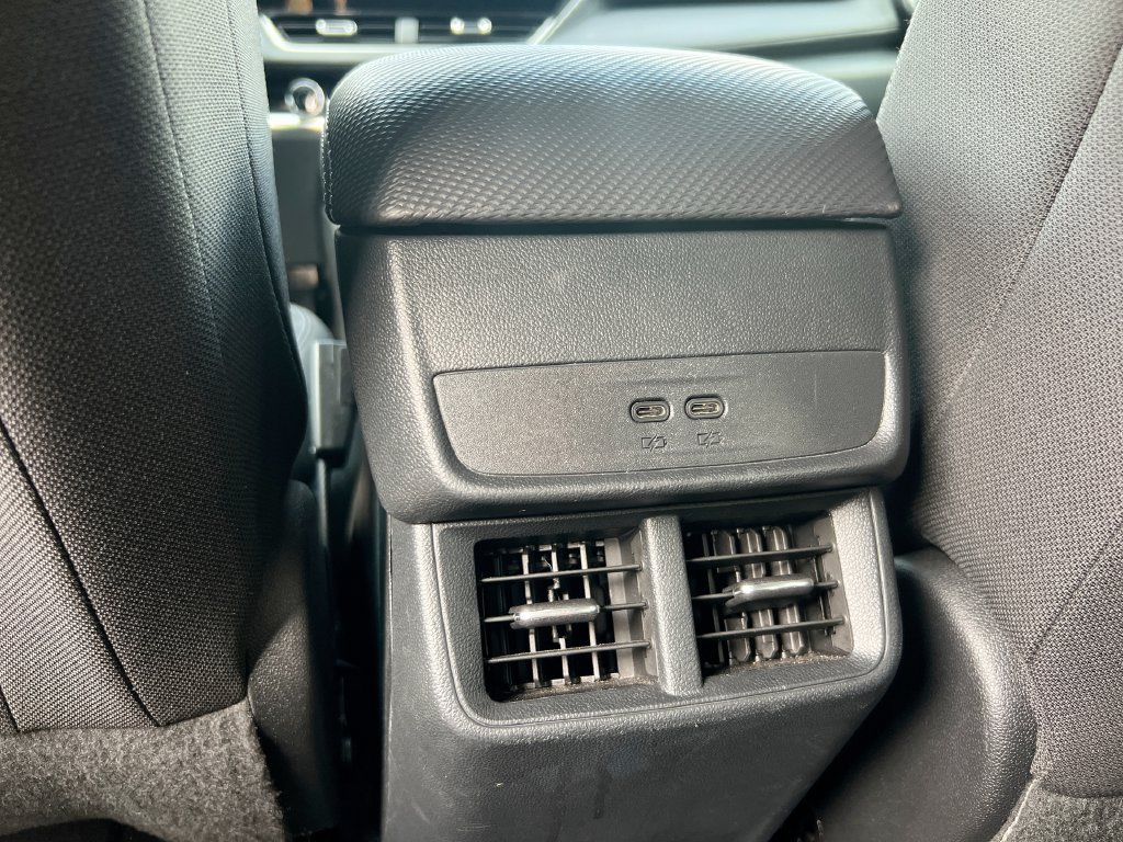 Used 2026 Chevrolet Equinox LT AWD/4WD image 33