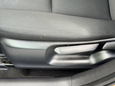 Used 2023 Toyota Corolla LE FWD image 15