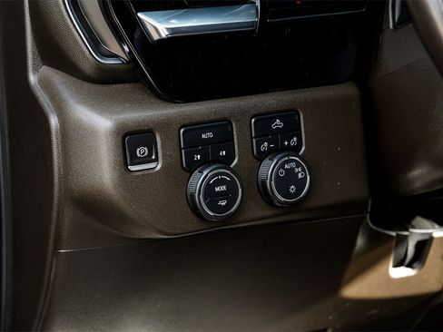 Used 2022 Chevrolet Silverado 1500 LT w/ Max Trailering Package image 26