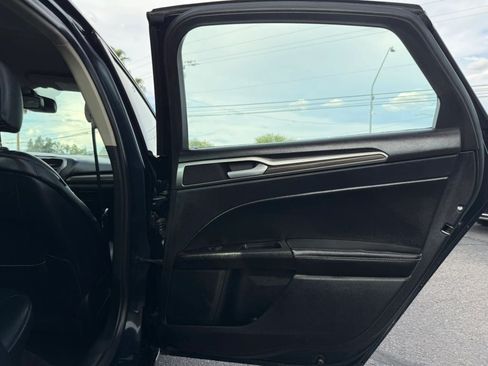 Used 2020 Ford Fusion SEL FWD image 33