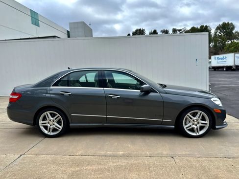 Used 2011 Mercedes-Benz E 550 Sedan image 5