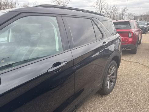 New 2026 Ford Explorer Active w/ Active Comfort Package image 19