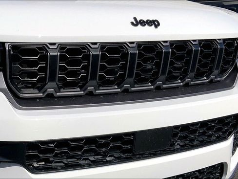 New 2026 Jeep Grand Cherokee Limited AWD/4WD image 28