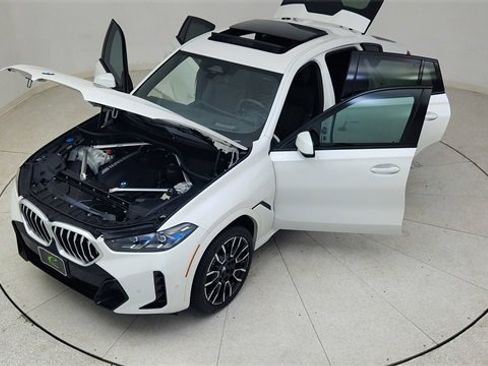 Used 2024 BMW X6 xDrive40i w/ Premium Package image 90