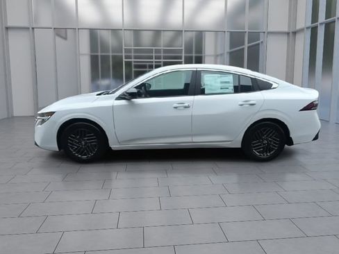 New 2026 Nissan Sentra SV w/ SV Convenience Package FWD image 5