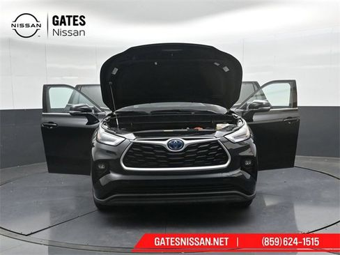 Used 2022 Toyota Highlander XLE image 54