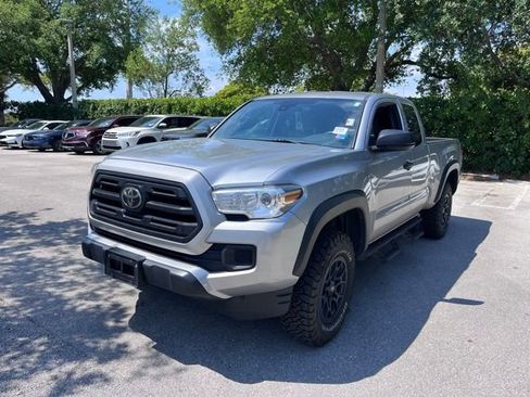 Used 2019 Toyota Tacoma SR w/ SX Package image 2