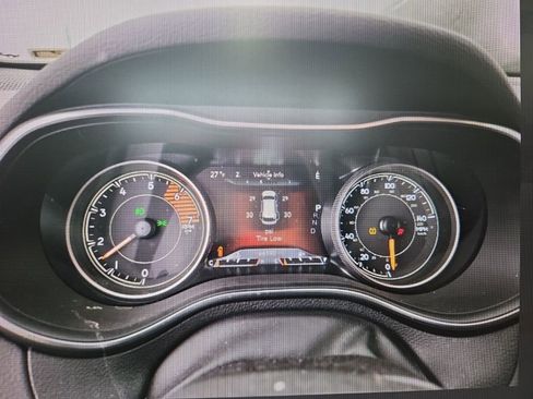 Used 2019 Jeep Cherokee Limited image 6