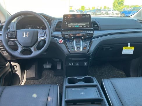 Certified 2026 Honda Odyssey Elite image 17