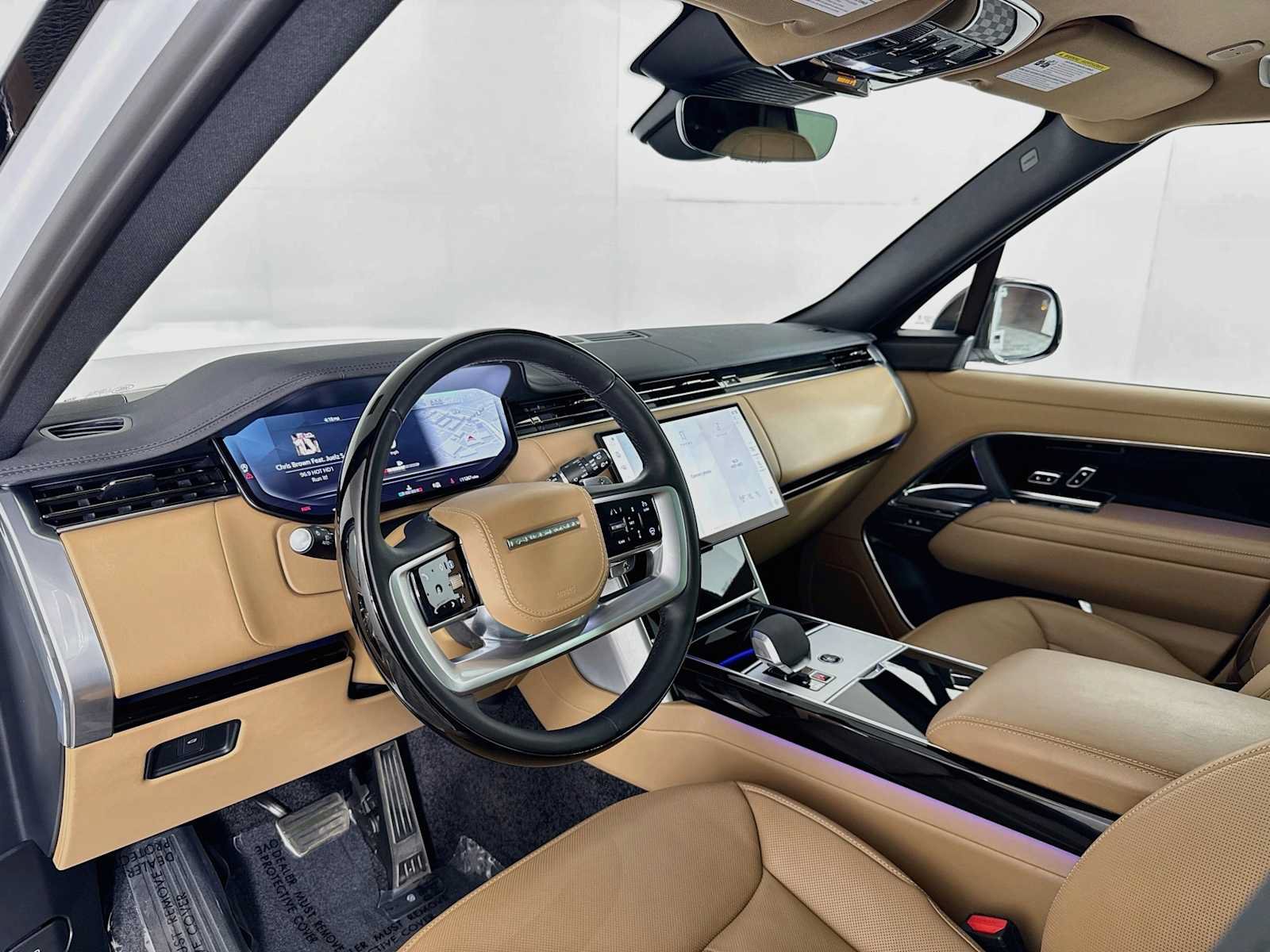 Used 2024 Land Rover Range Rover SE AWD/4WD image 9