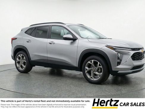 Used 2025 Chevrolet Trax LT w/ LT Convenience Package image 1