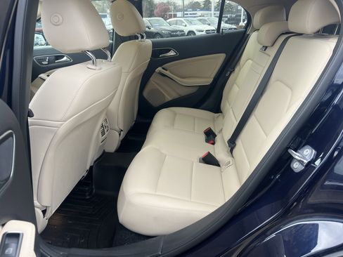 Certified 2019 Mercedes-Benz GLA 250 4MATIC image 32