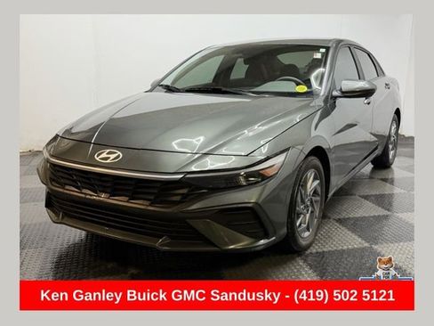 Used 2024 Hyundai Elantra SEL image 1