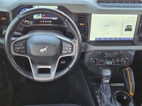 Used 2023 Ford Bronco Badlands image 10