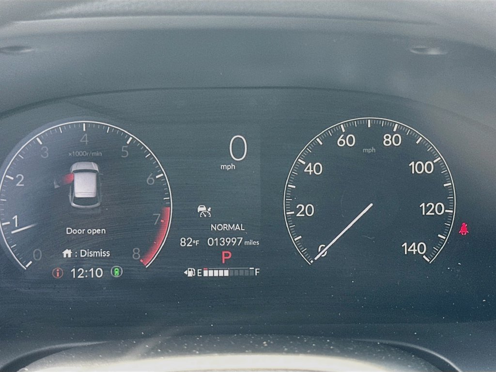 Used 2025 Honda HR-V LX image 12