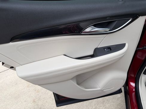 Used 2021 Buick Envision Essence image 23