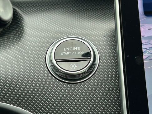 Used 2025 Mercedes-Benz C 300 4MATIC Sedan image 48