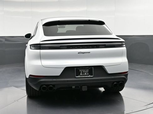 Certified 2024 Porsche Cayenne Coupe AWD/4WD image 7