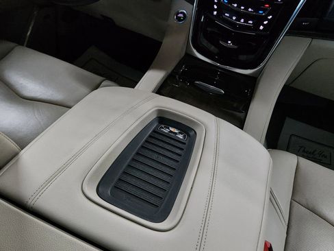 Used 2020 Cadillac Escalade Luxury w/ LPO, Radiant Package image 42