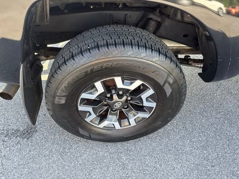 Used 2012 Toyota Tacoma 4x4 Double Cab image 9