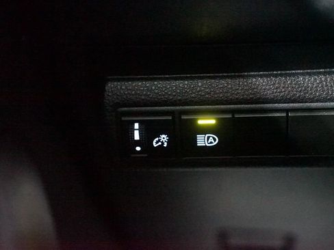 Certified 2024 Toyota Corolla LE image 22